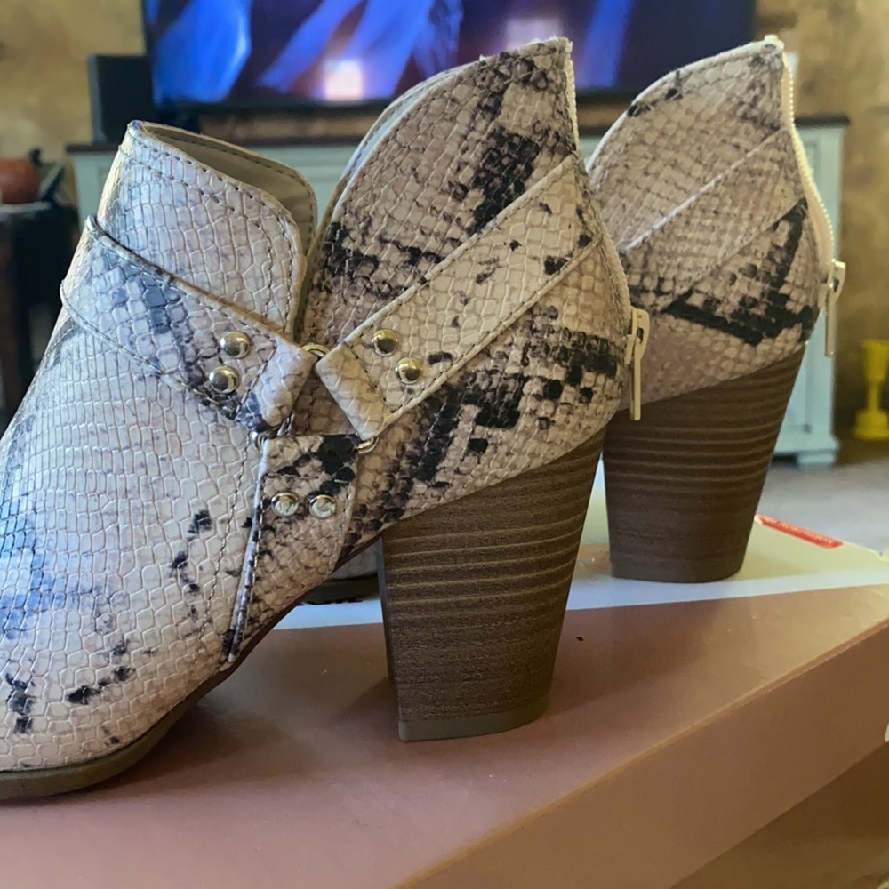 Fergalicious Booties - Picture 3 of 6